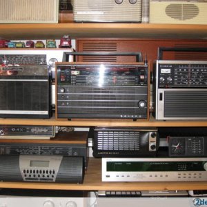 346413638 4 grote verzameling buizen en transistor radio s