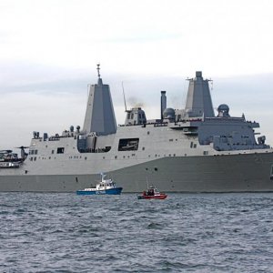 USS New York in the Hudson River 200911 (Large)