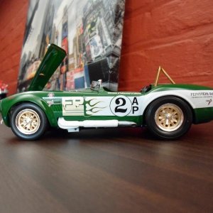 Ford Cobra Shelby 1973
1/24 Revell
Specials: /

+ Keuze uit 2 te bouwen modellen
+ Spelen met decals

- Pasvorm
- Afwerking kit