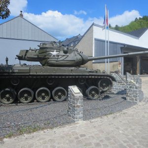 Bastogne 121