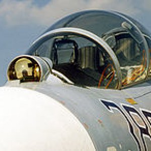 220px Su 27UB cockpit