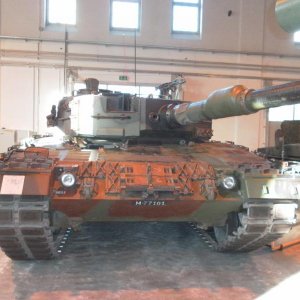 PANZER 87 LEOPARD 2A4 (4)