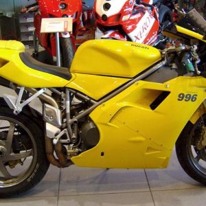 Ducati 996R  04