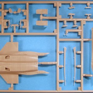 144 Revell F 15E in box review 03