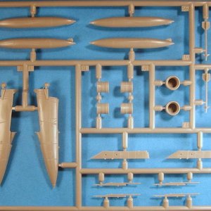 144 Revell F 15E in box review 04