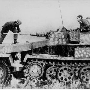 Sd.Kfz.251 9c 006 (3)