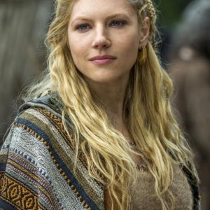 vikings katheryn winnick 2