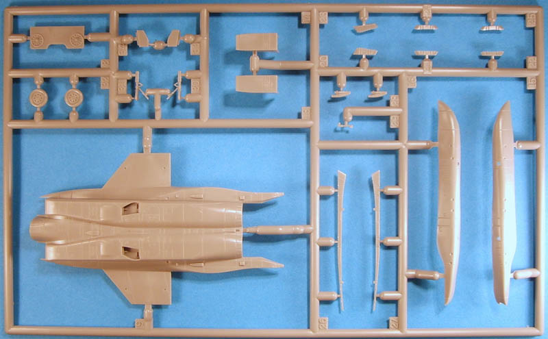 144 Revell F 15E in box review 03