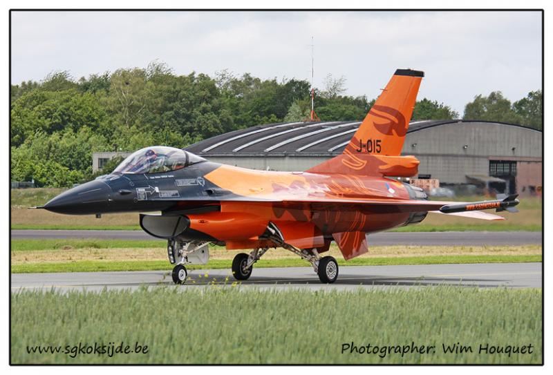 22 06 2012 F 16AM RNLAF J 015 1