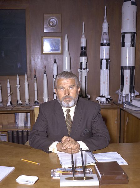 448px 19700202 wernher von braun nasa