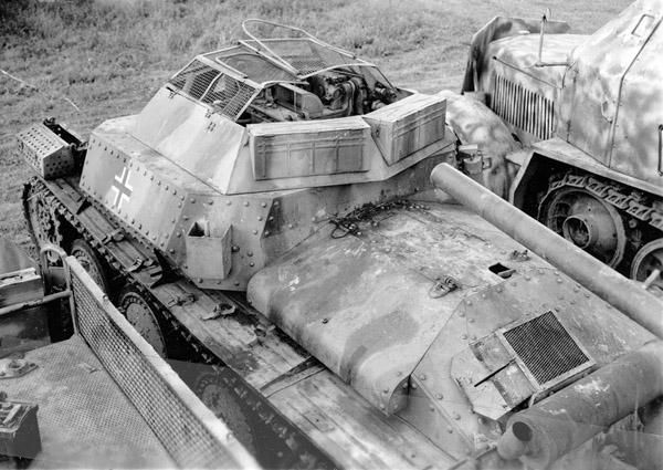 677389b5298b9969179d8331fc4e915c  ww photos armored vehicles