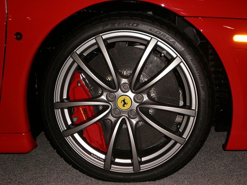 800px 2009 red Ferrari 430 Scuderia wheel