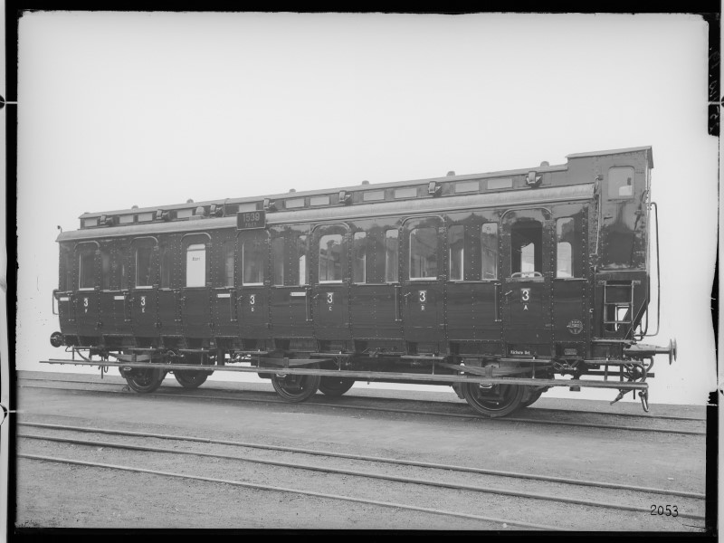 fotografie dreiachsiger abteilwagen dritte klasse 1919 13802