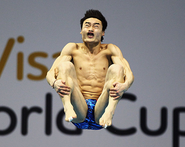 funny diver faces 12