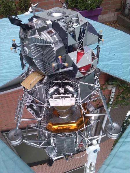 lunarmodule cutaway02 lg