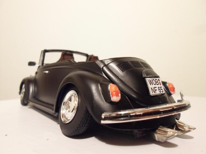 Volkswagen Beetle Cabriolette 1970
1/24 Revell
Specials: Mat zwarte body - Verlaagd met camber - Agressieve details - Interieur plus hardtop/softtop i